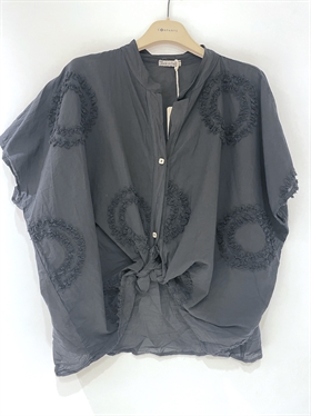 Sirups egne favoritter Top - A696C Knot Shirt, Black